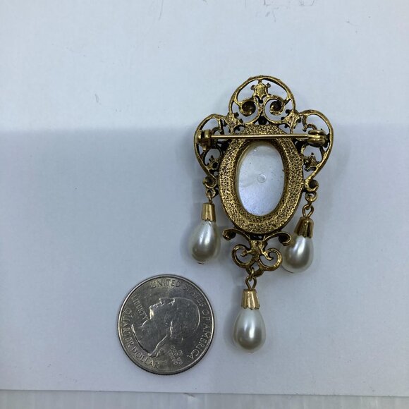 Vtg SELRO SELINI ? faux pearl antique gold tone dangle brooch - Picture 2 of 2